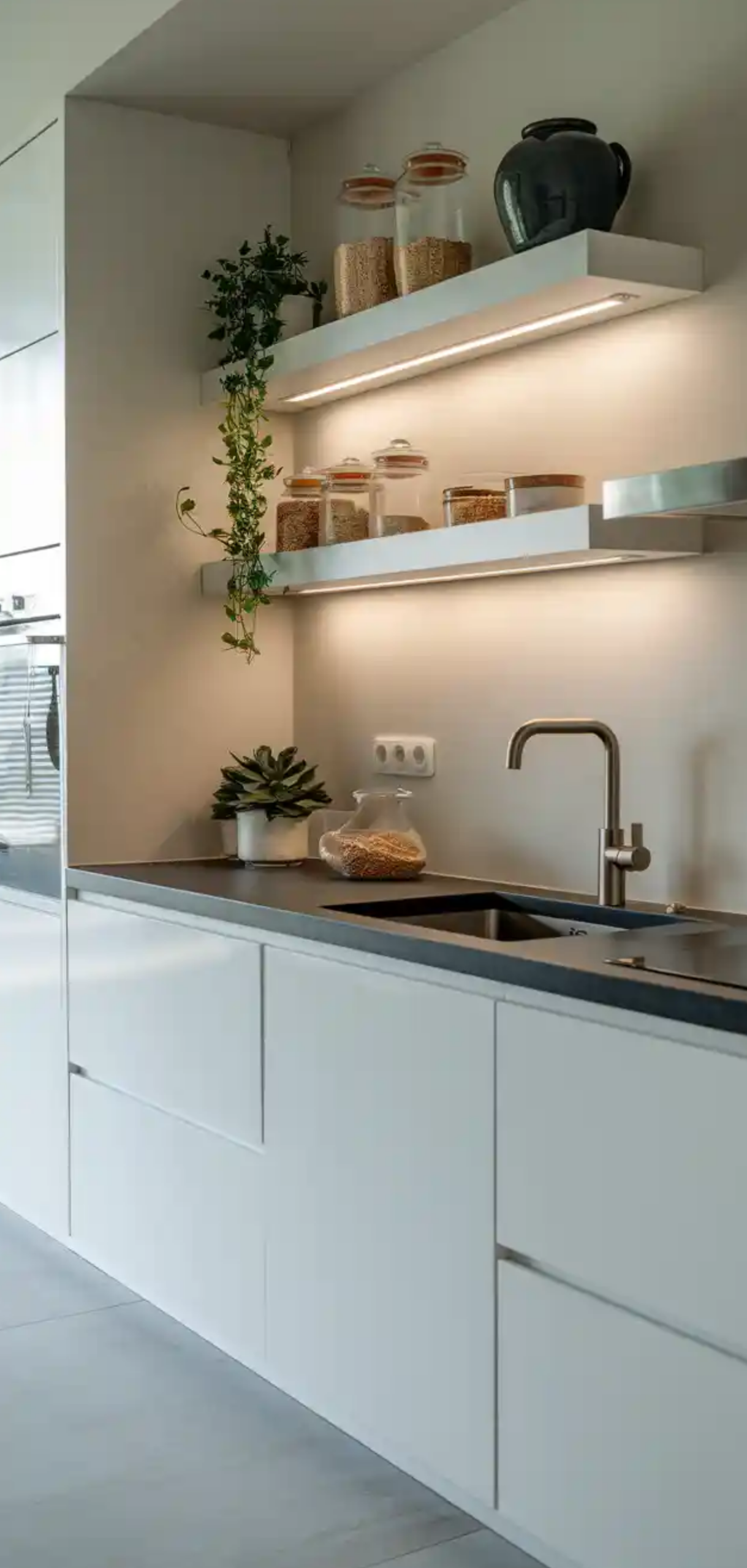 Modern Kitchen Designs for the Minimalist Home