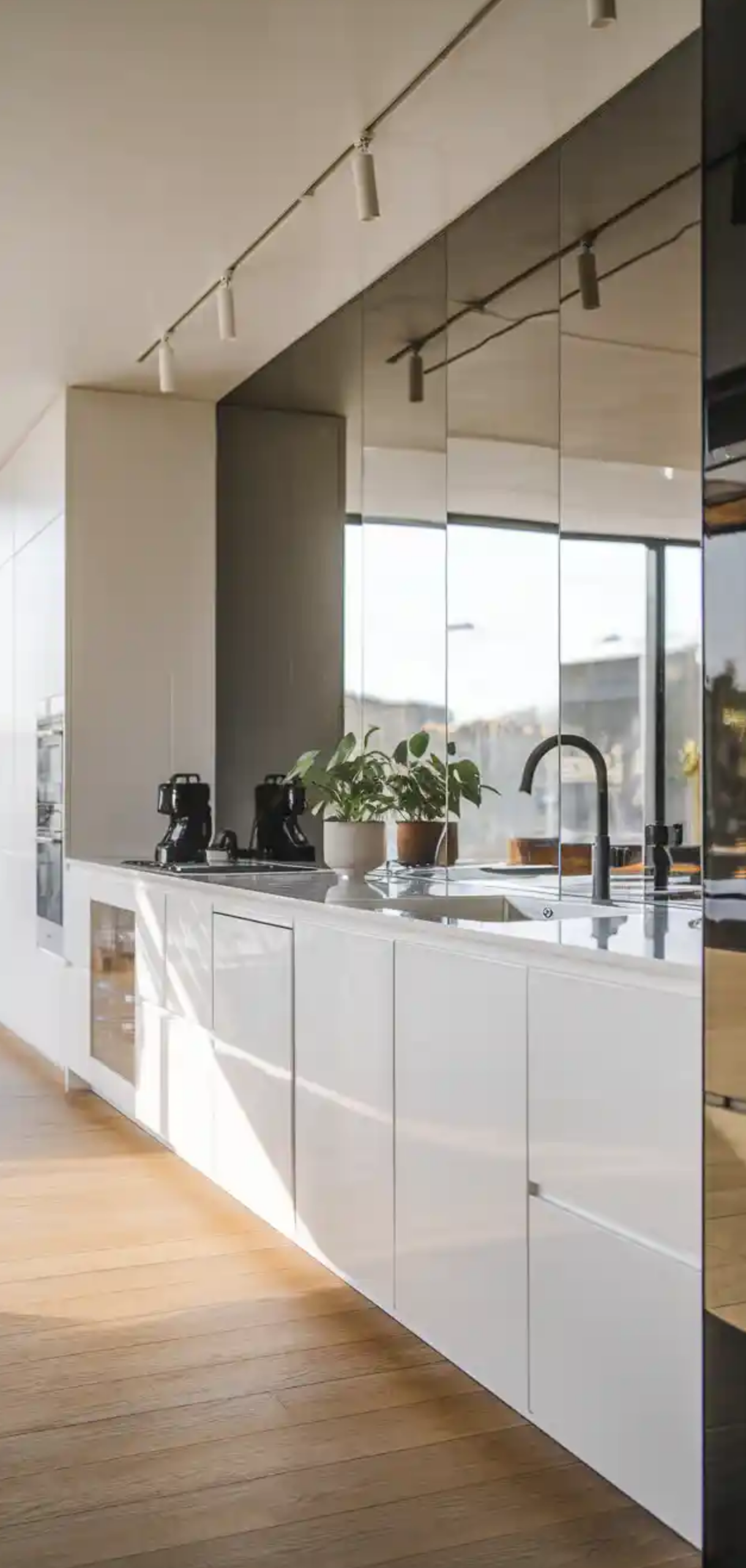 Modern Kitchen Designs for the Minimalist Home