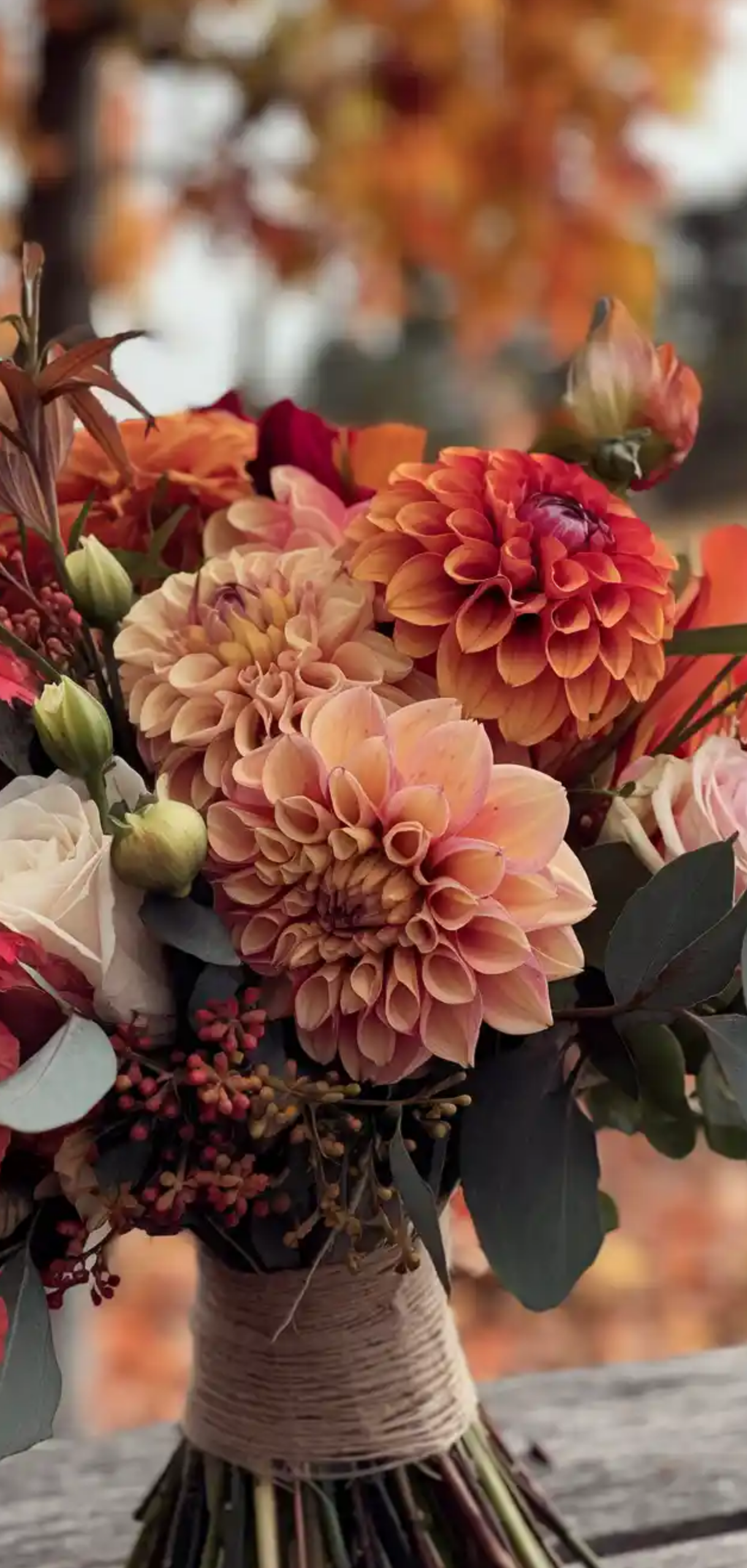 Breathtaking Wedding Autumn Flowers