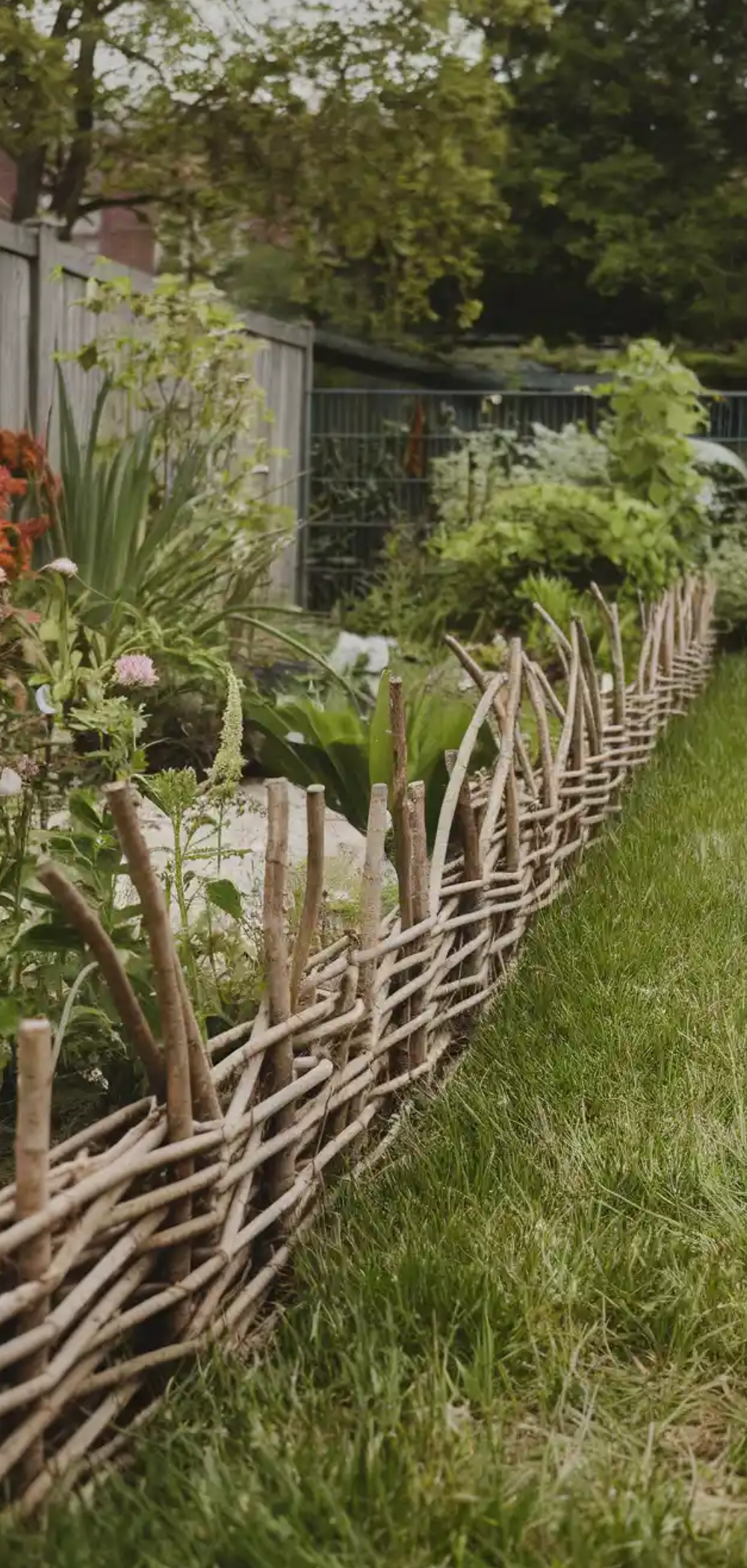 Brilliant Garden Edge Ideas