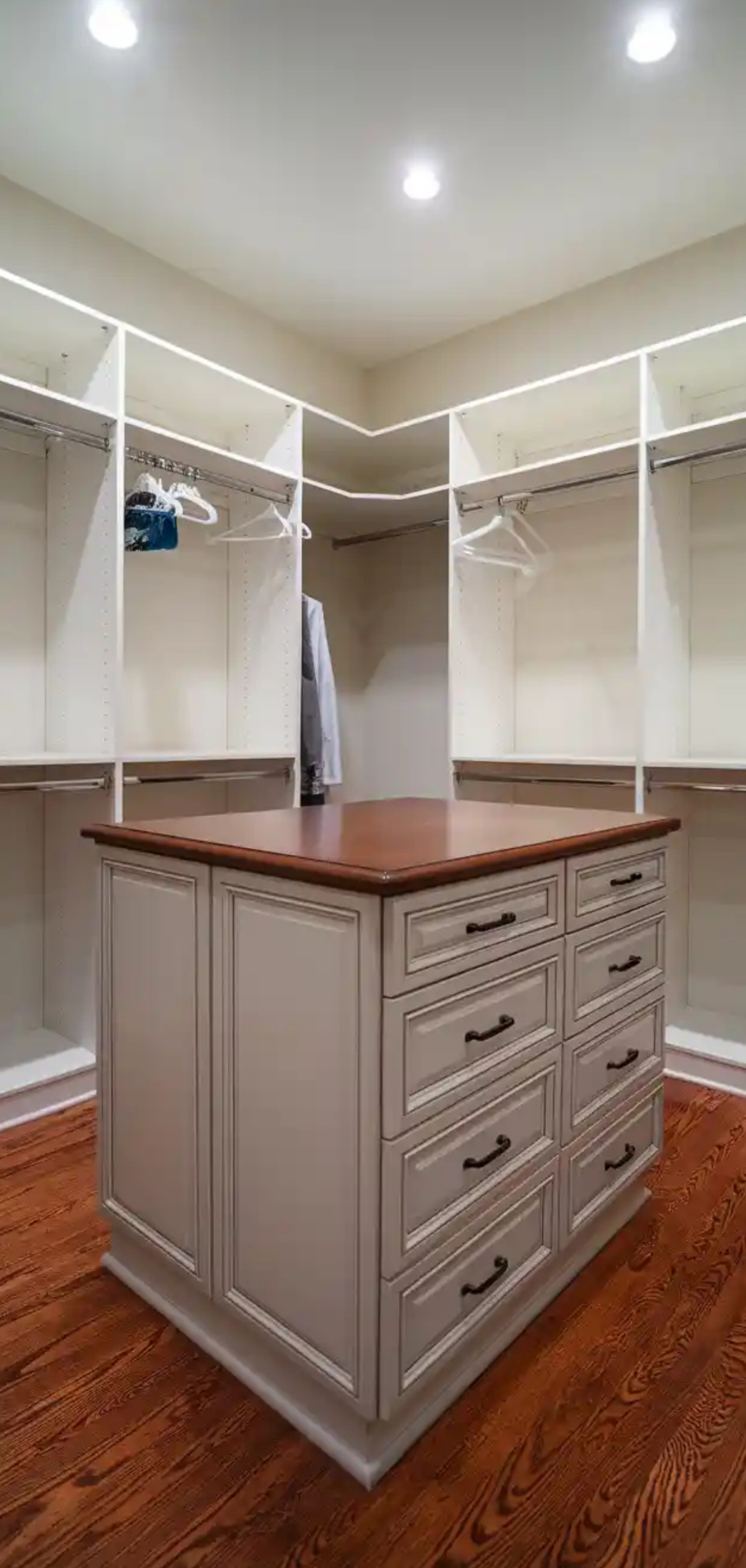 Perfect Walk-In Closet Systems