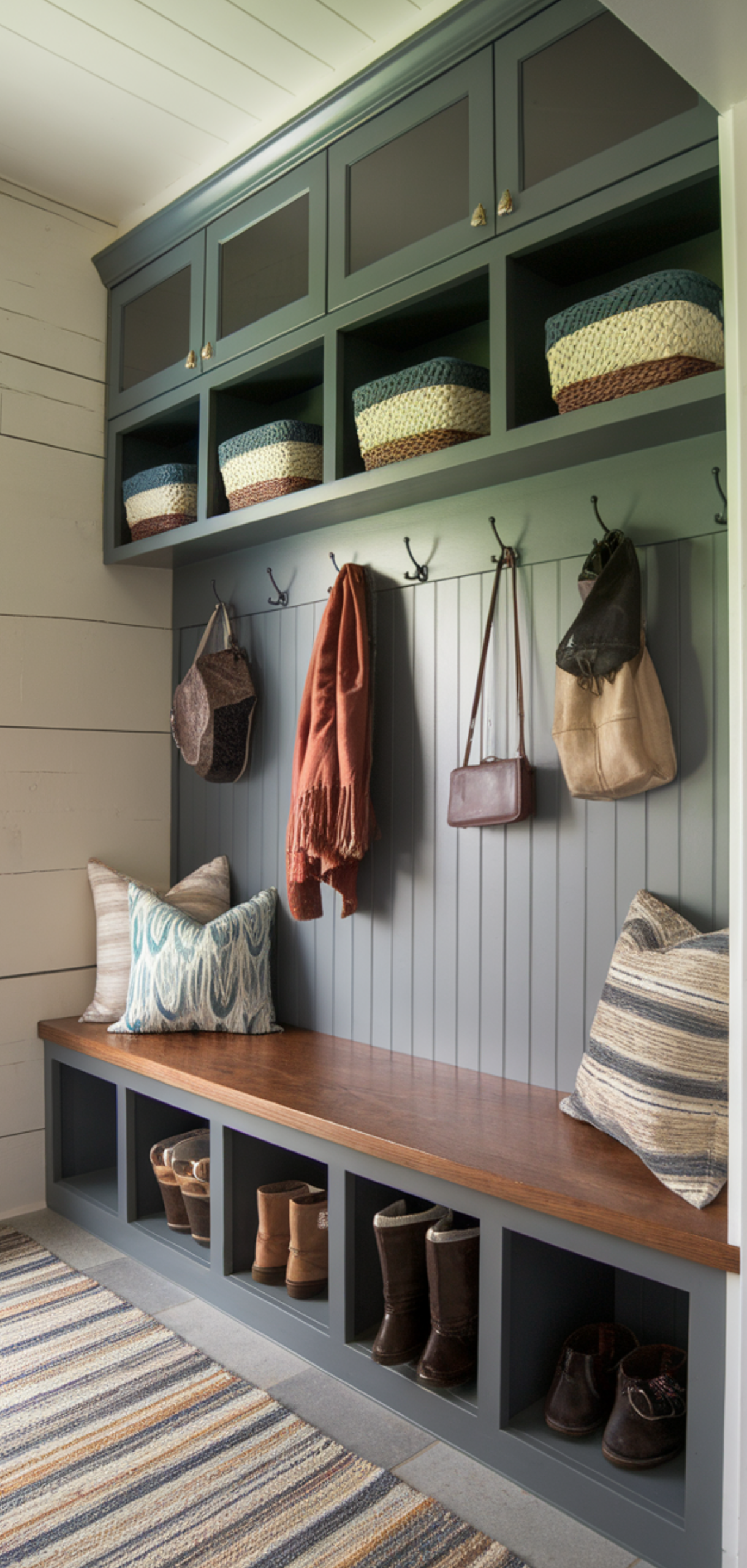 Creative Mudroom Cabinets for a Stylish and Organized Entryway