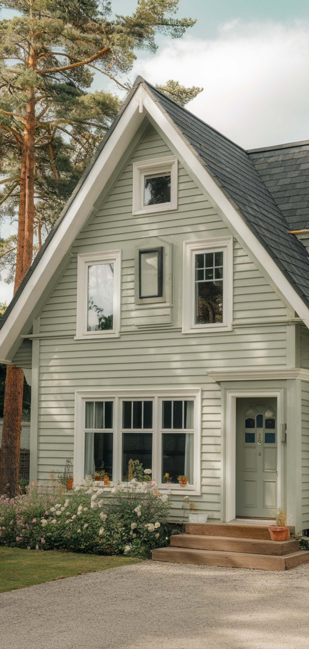 Amazing Sage Green House Ideas with Cream Trim Ideas