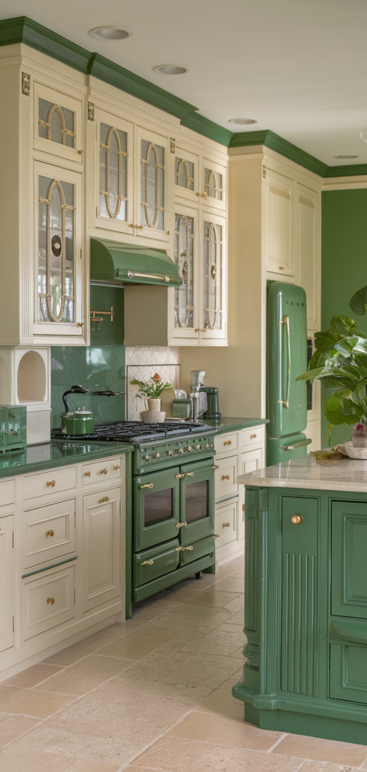 Inspiring Green And Cream Kitchen Ideas