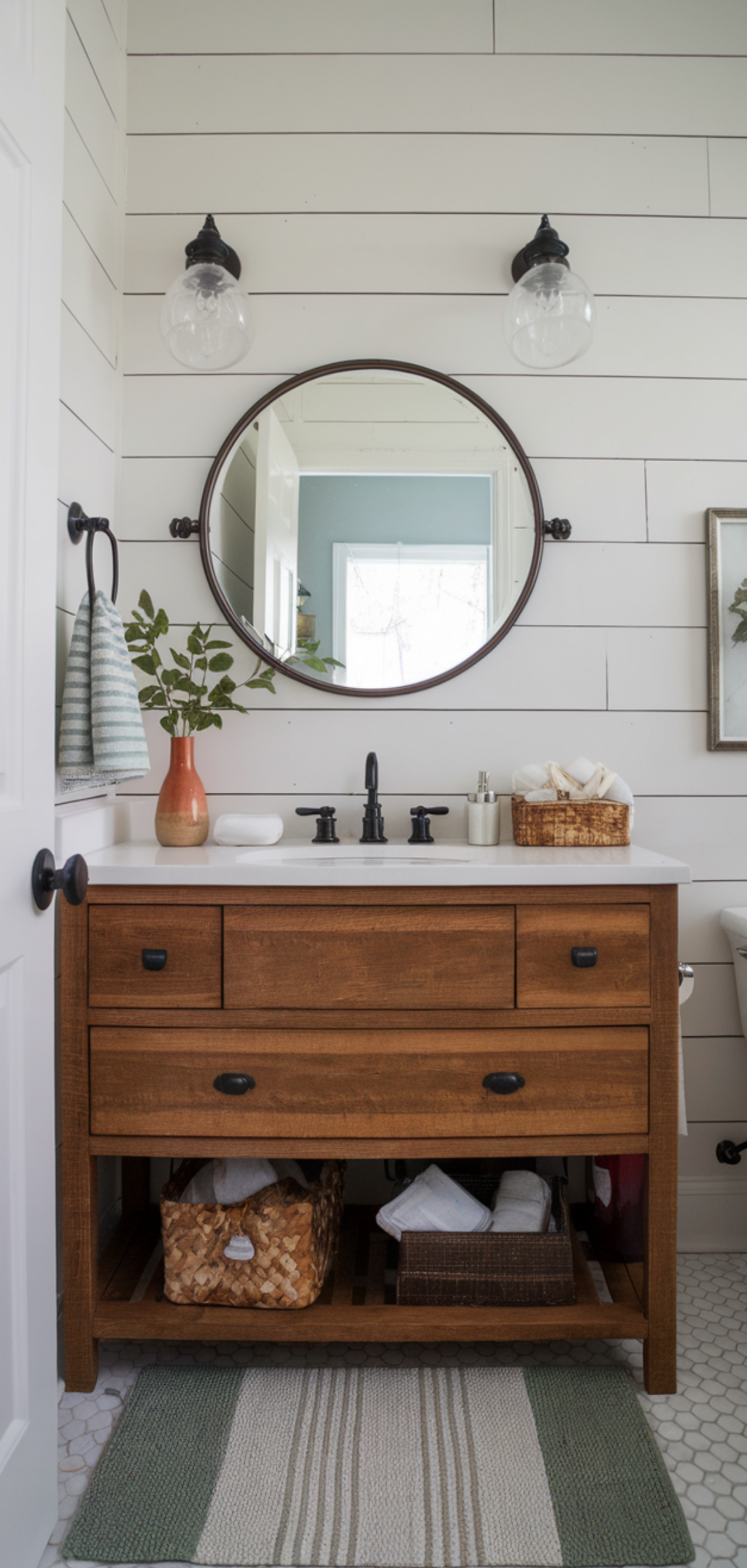Best Shiplap Bathroom Styles to Impress Your Guests