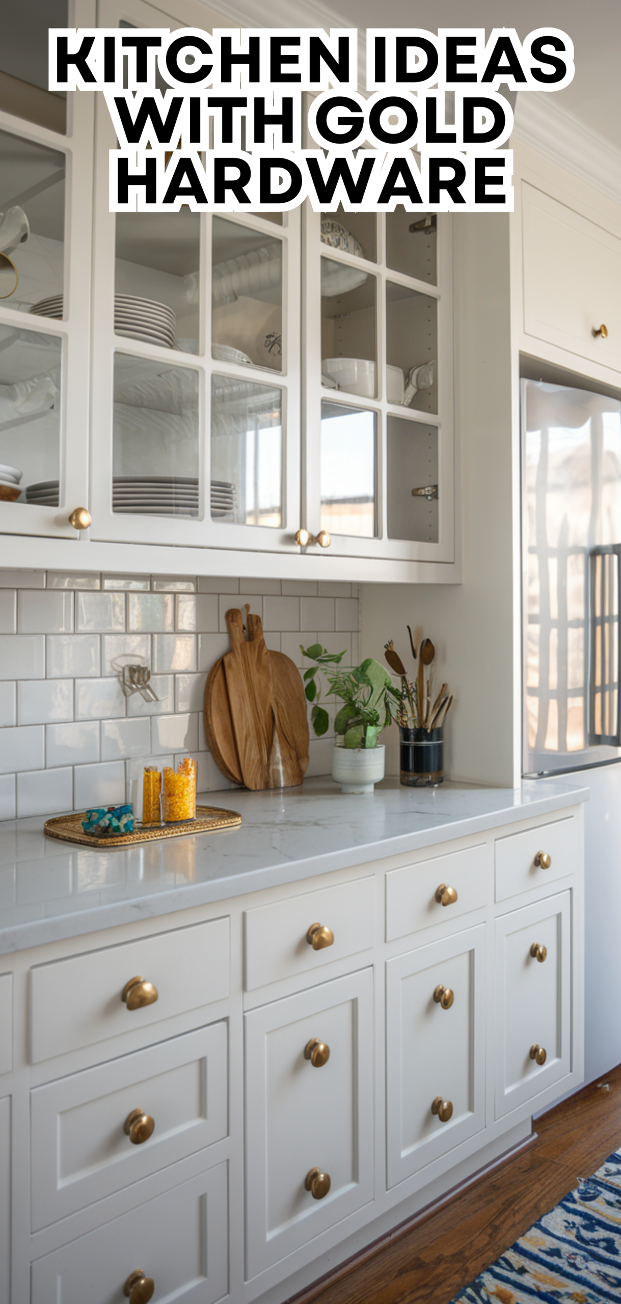 17 Stunning Kitchen Ideas with Gold Hardware