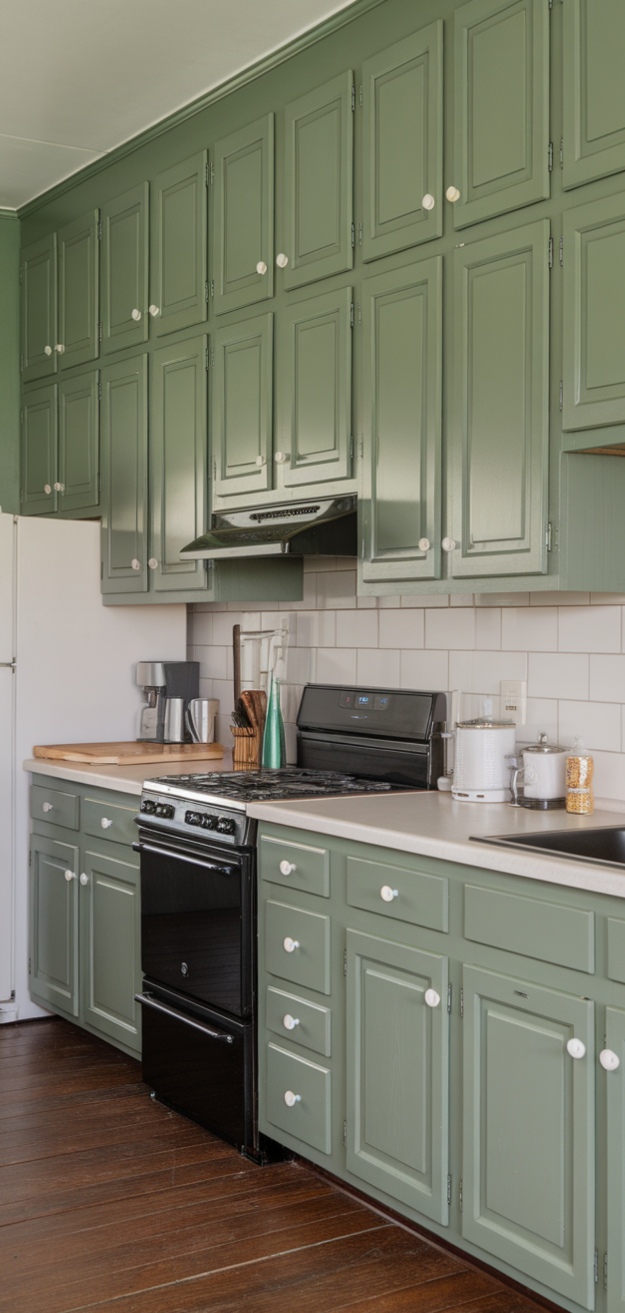 inspiring Green Kitchen Cabinet Ideas