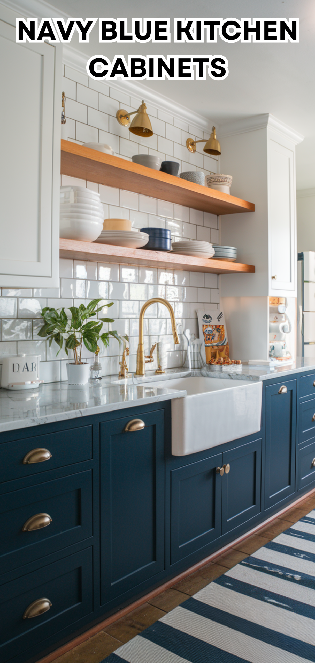 17 Trendy Navy Blue Kitchen Cabinets