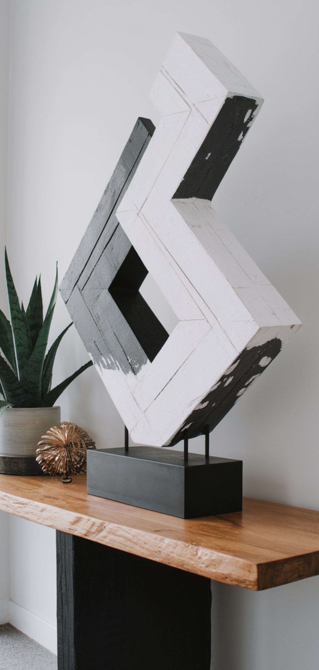 inspiring Entrance Table Decor Ideas