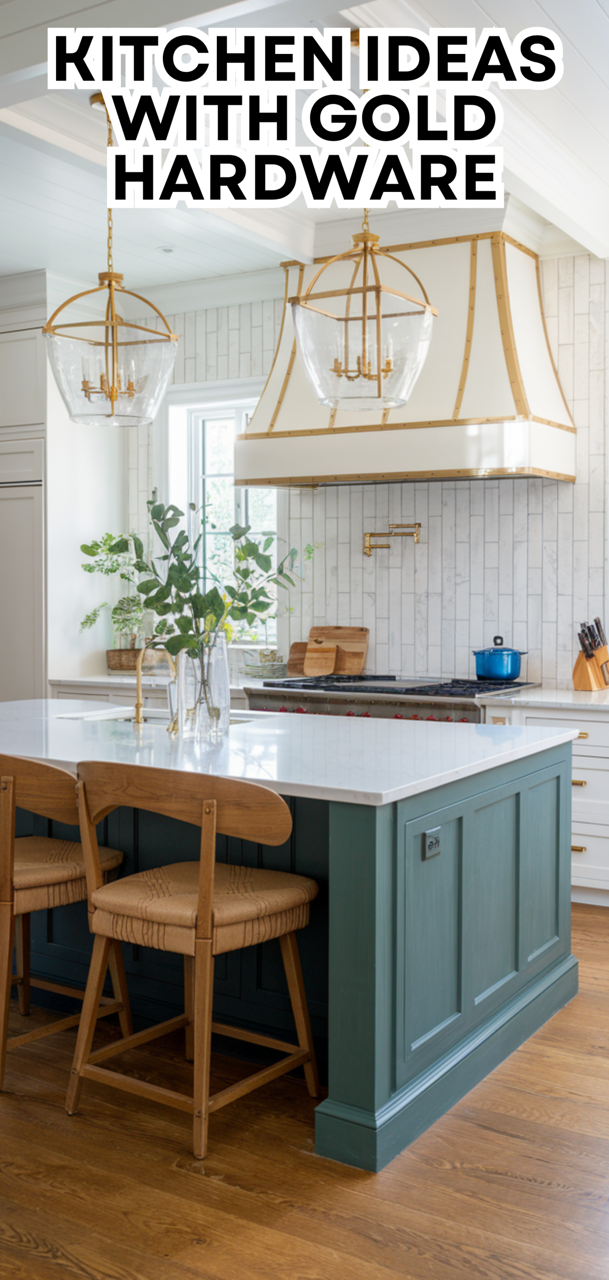 17 Stunning Kitchen Ideas with Gold Hardware