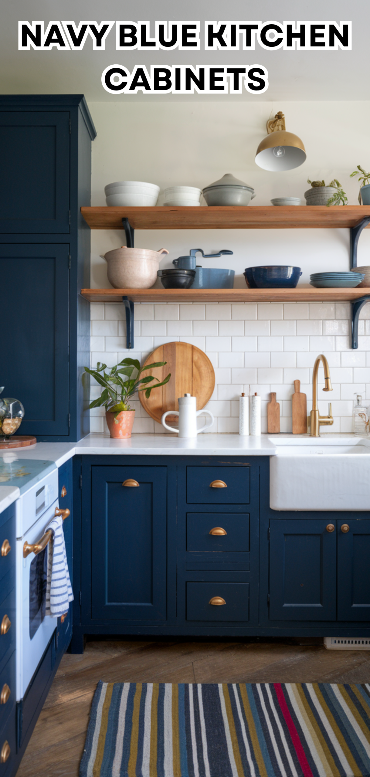 17 Trendy Navy Blue Kitchen Cabinets