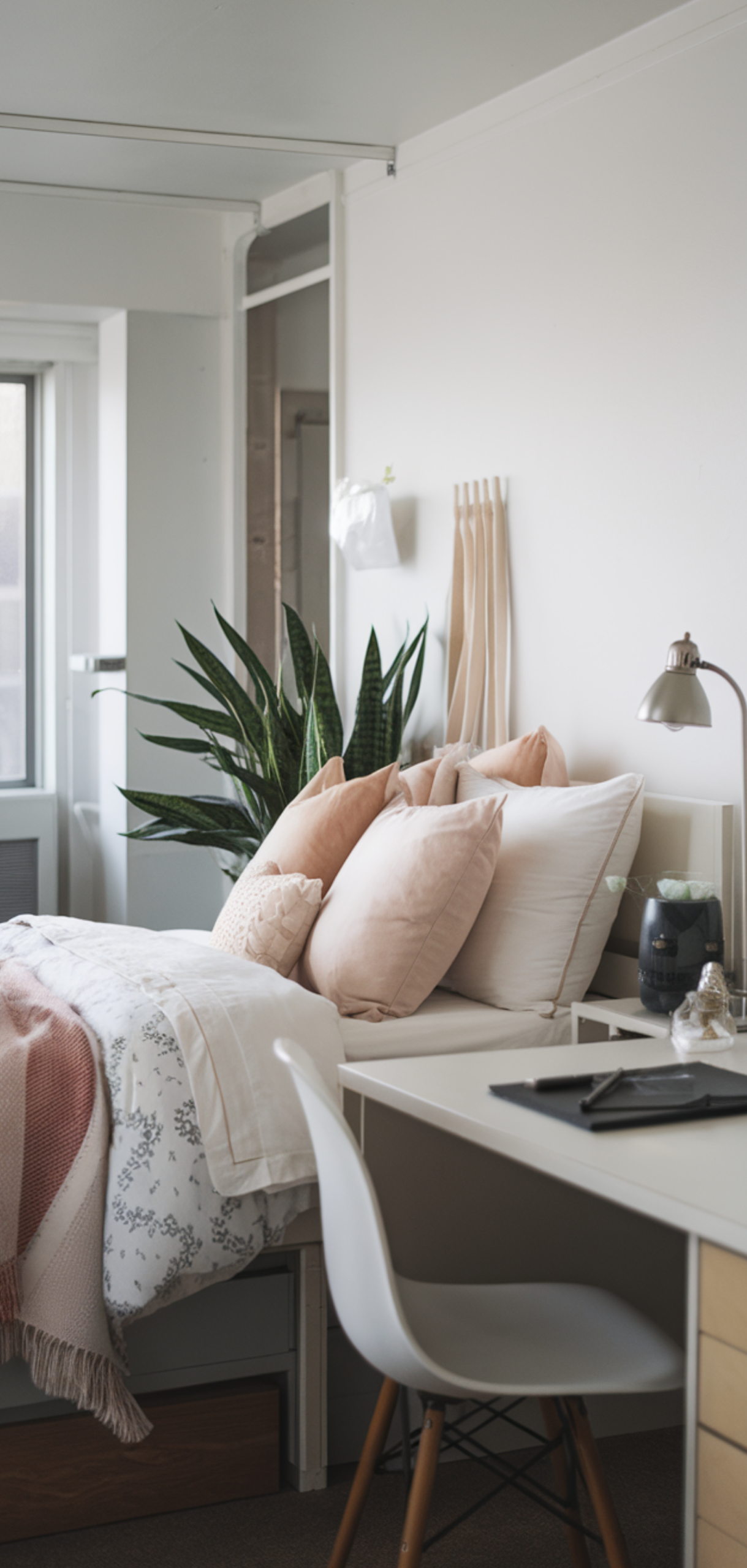 Stunning Dorm Room Inspo To Maximize Small Spaces