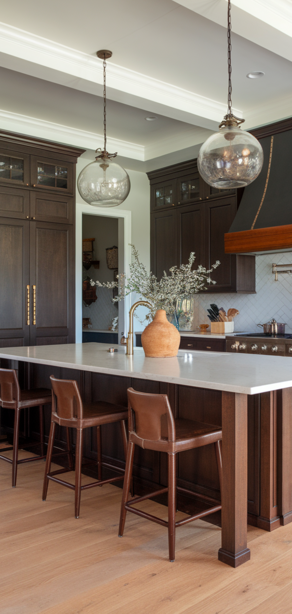 Amazing Trendy Brown Kitchen Cabinet Ideas