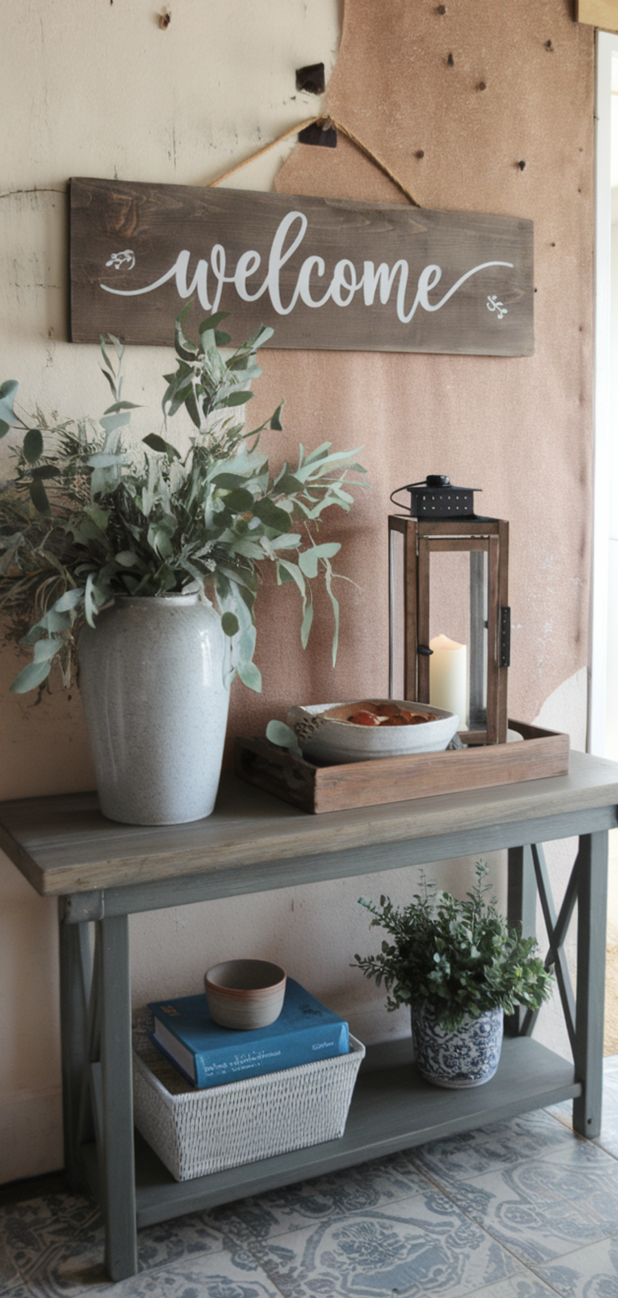 inspiring Entrance Table Decor Ideas