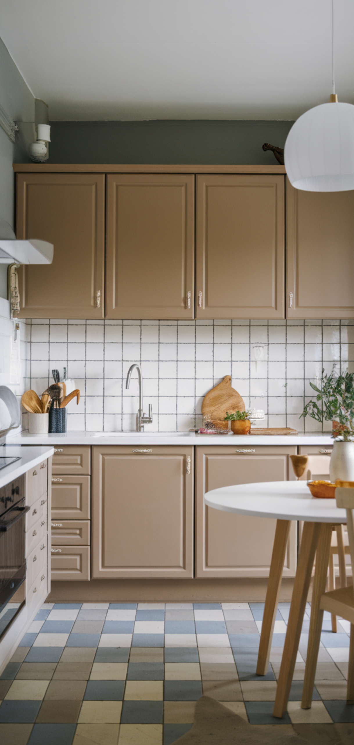 Amazing Trendy Brown Kitchen Cabinet Ideas