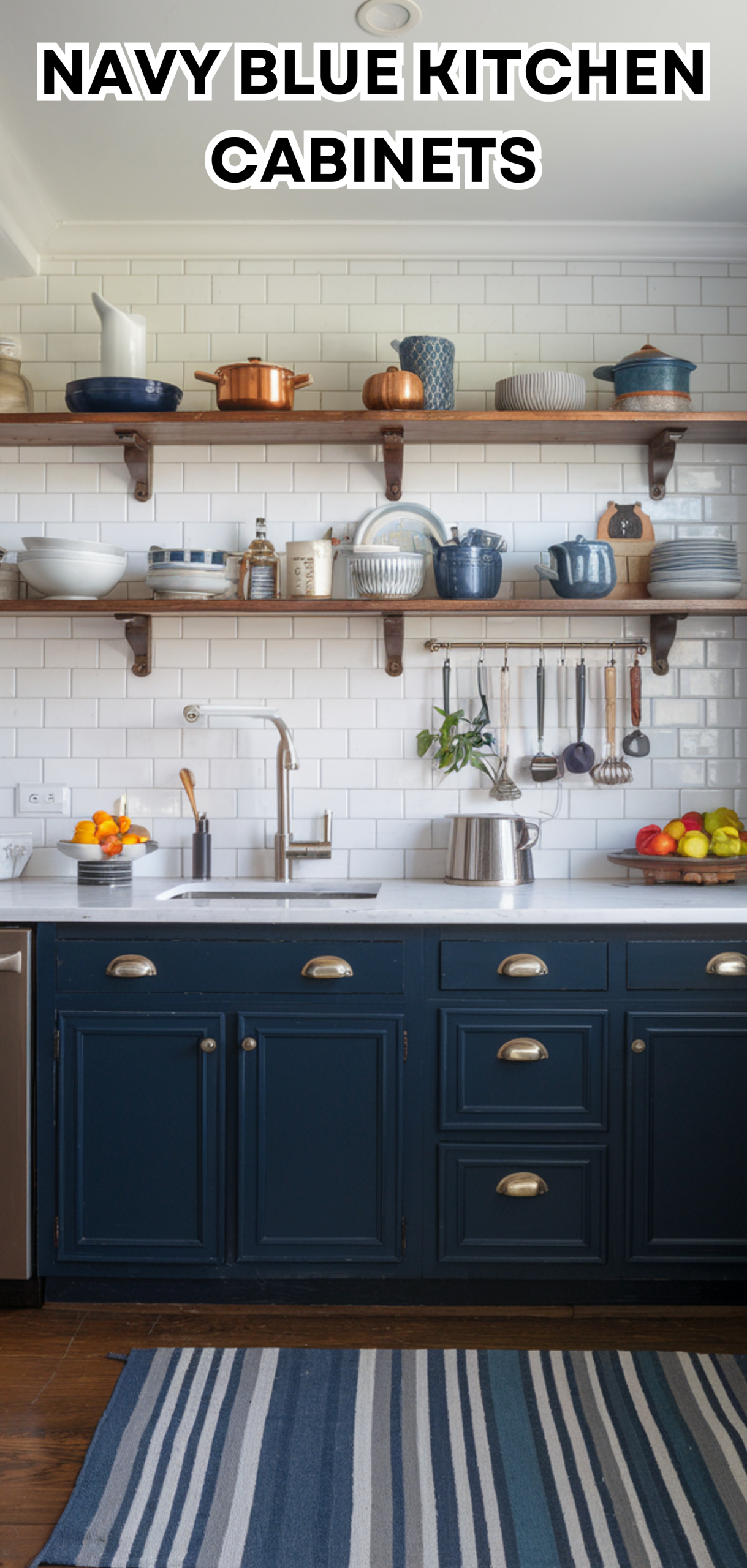 17 Trendy Navy Blue Kitchen Cabinets