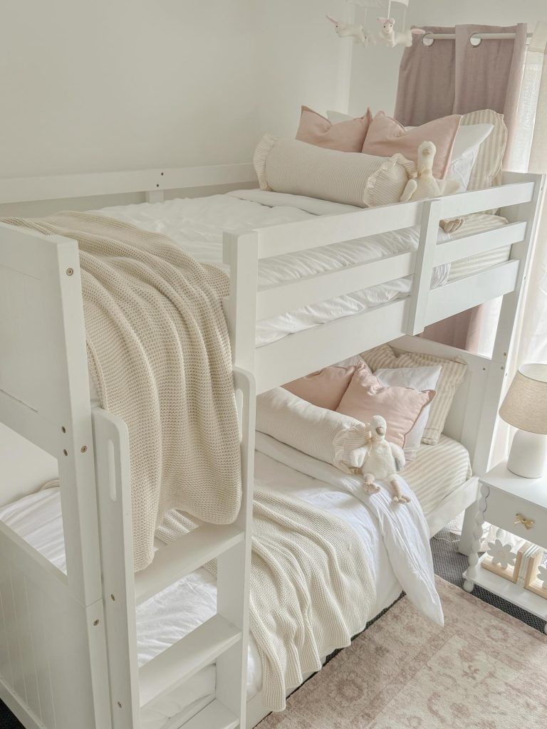 girls bedroom