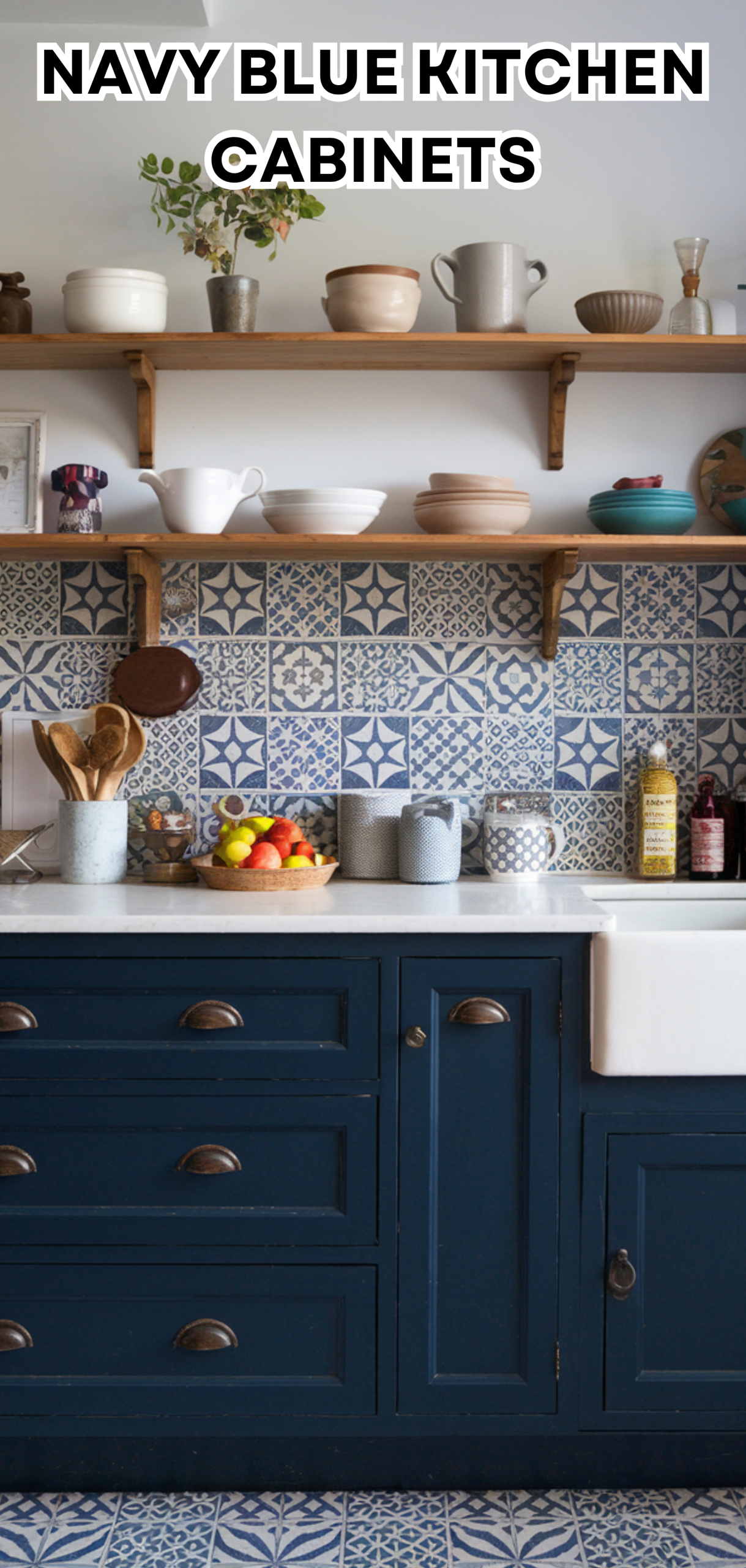 17 Trendy Navy Blue Kitchen Cabinets