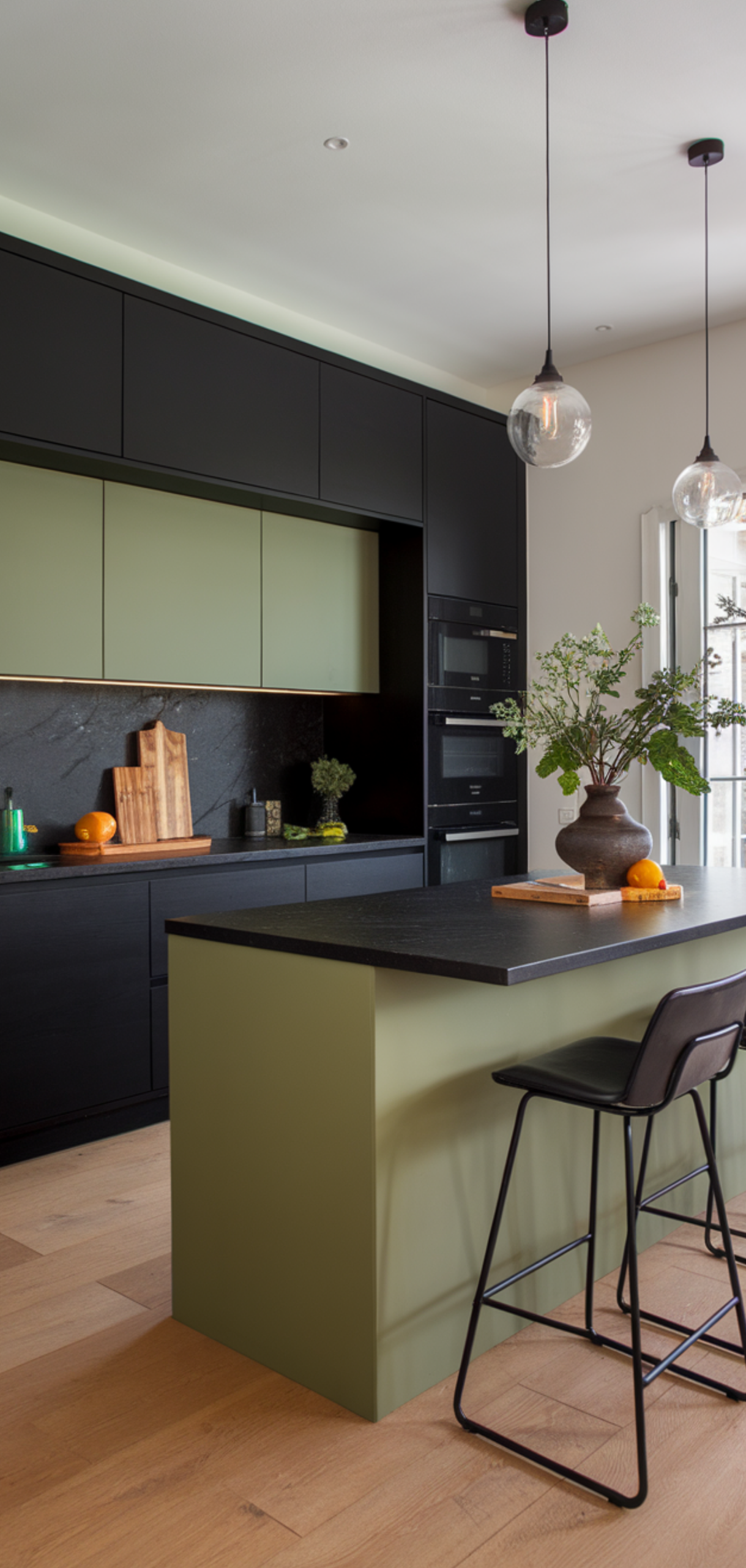 Best Georgeous Green and Black Kitchen Ideas