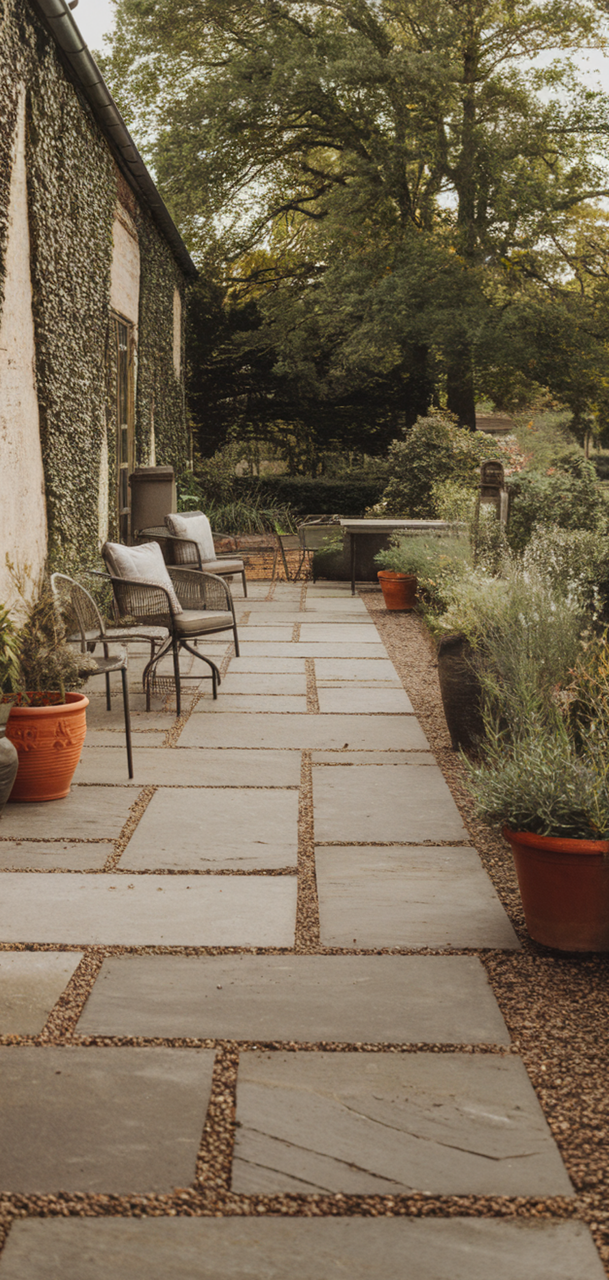 Small Flagstone Patio Ideas You’ll Love