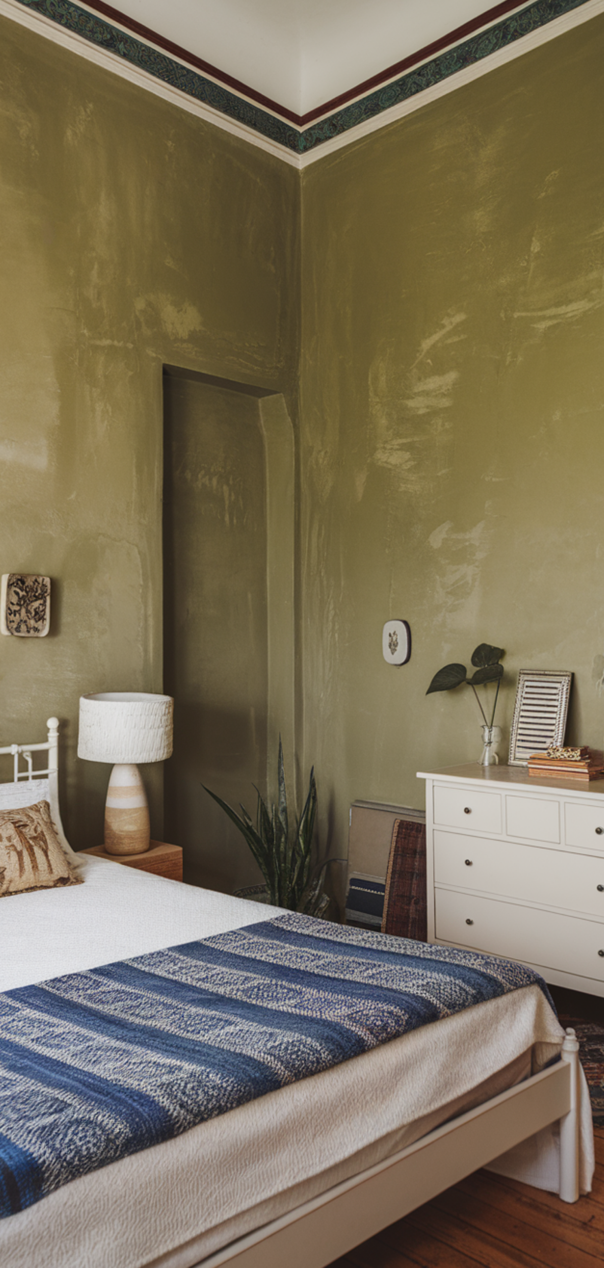 Best Olive Green Bedroom Ideas