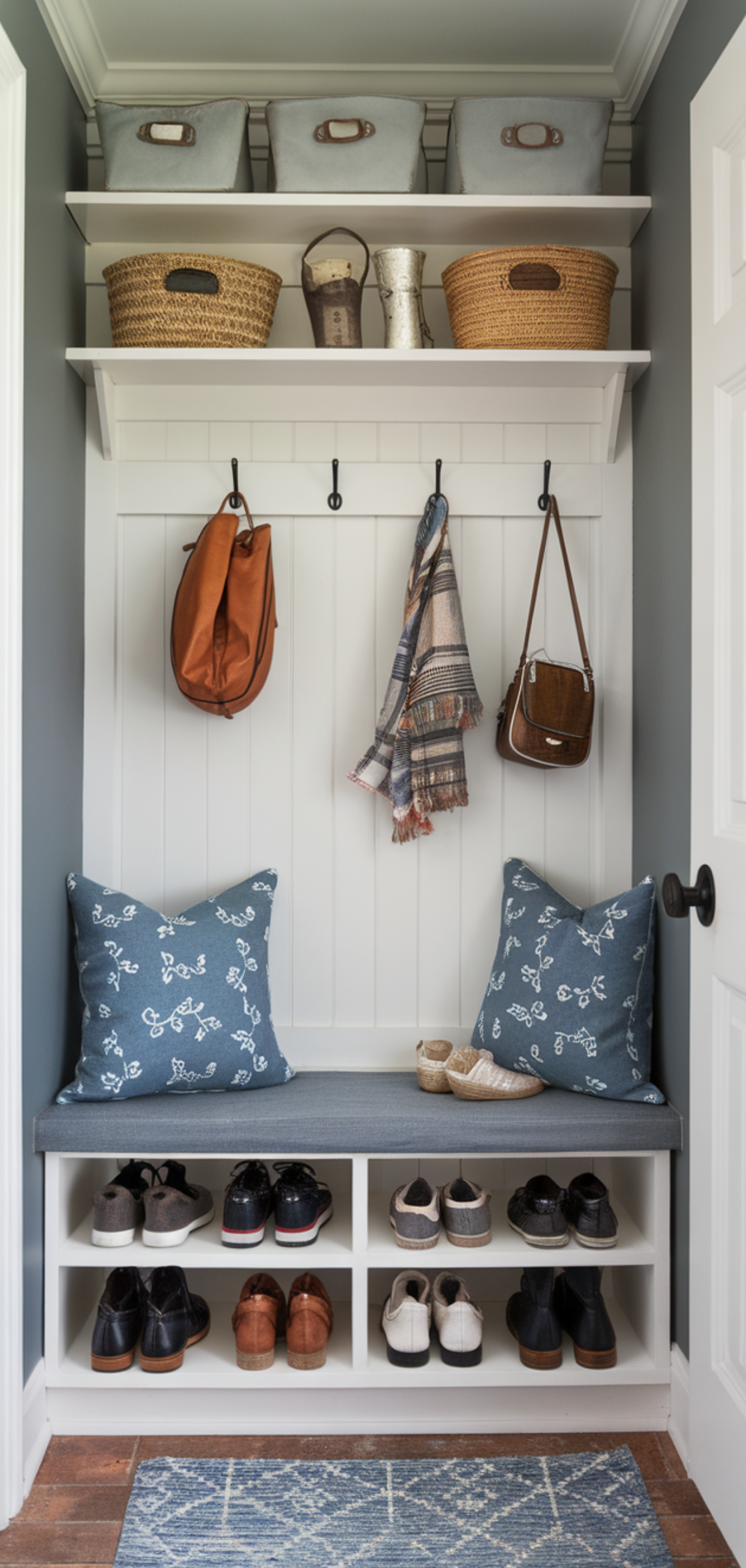 14 brilliant Small Entrance Hall Ideas