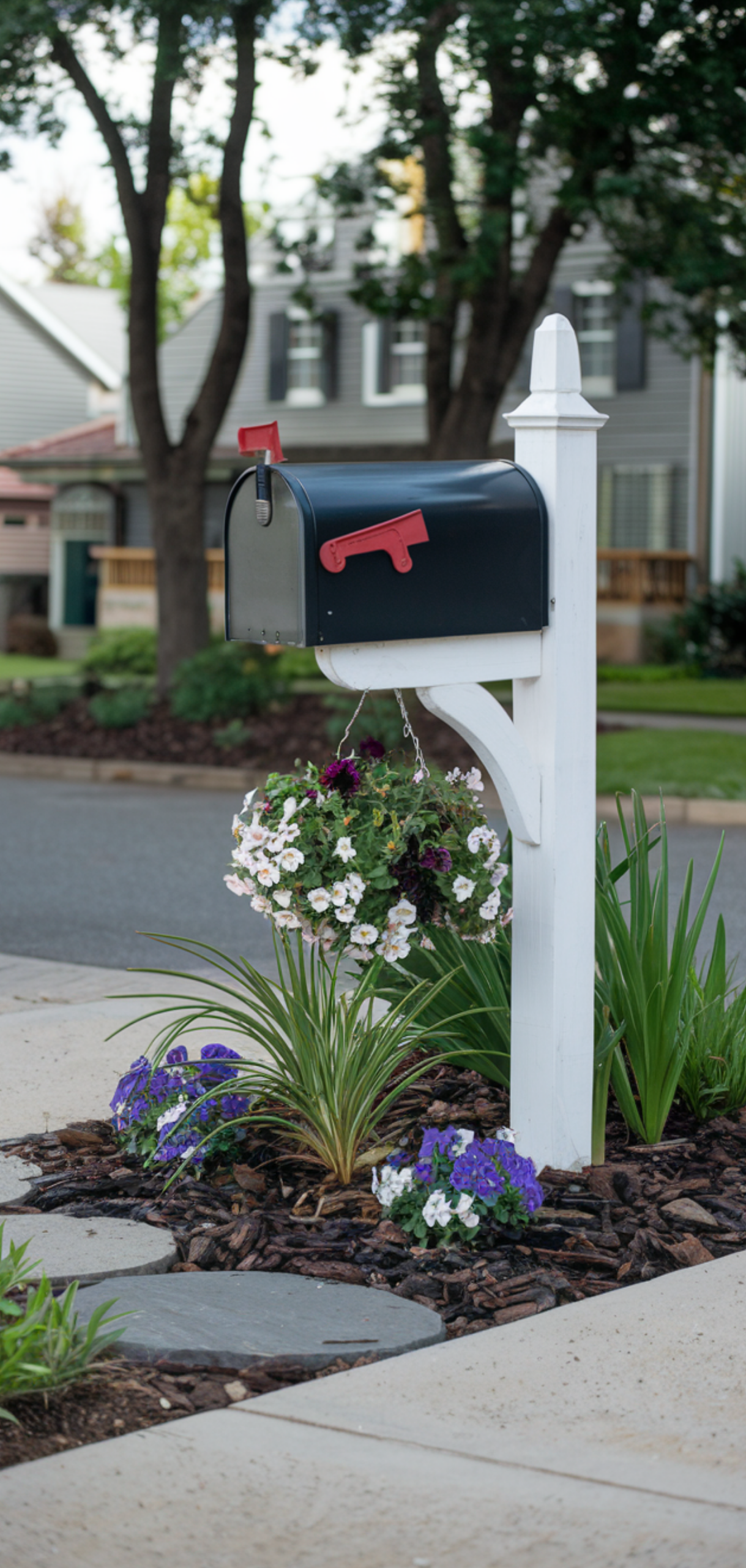 15 Perfect Mailbox Flower Bed Ideas