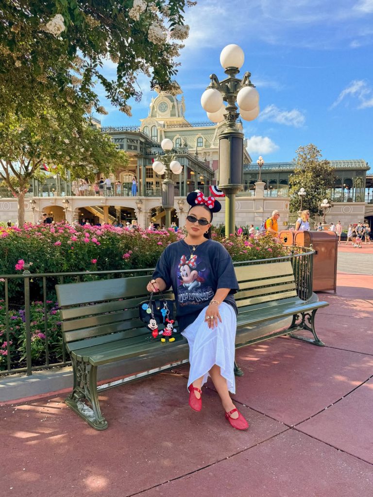 What to Wear to Disneyland in November for Cool Mornings and Warm Afternoons
