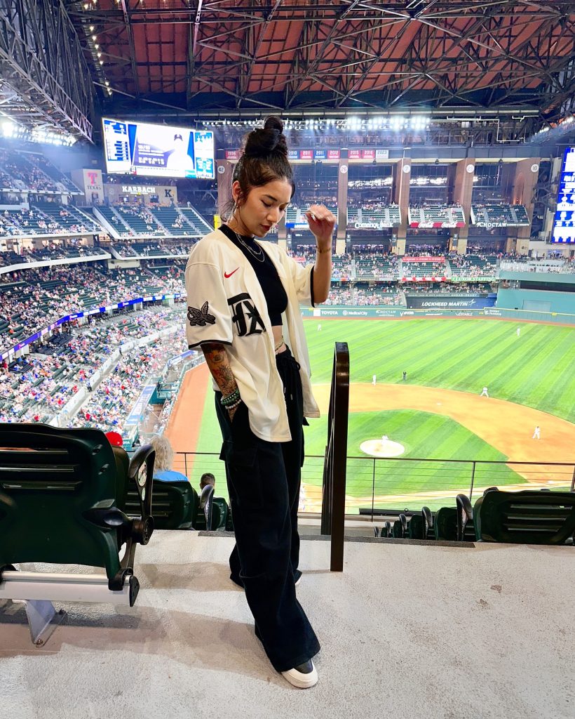 Women's Baseball Game Outfits Who Still Want To Look Put Together